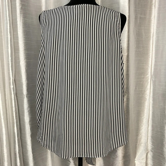 a.n.a Women’s XXL Black White Striped Sleeveless Button Down Tie Front Blouse - Picture 4 of 8